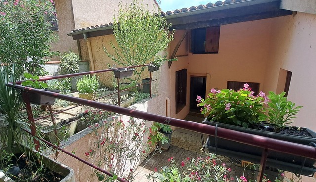 Studio with garden in the center of Colomiers in absolute calm.