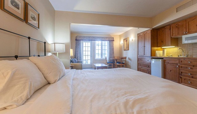 Studio with King Bed, Heated pool