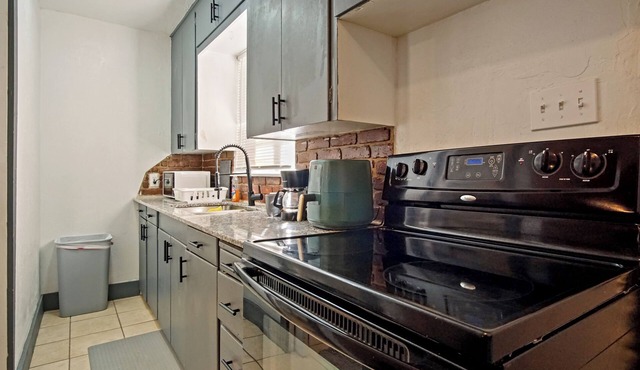 Studio with kitchen nears Science Museumnn
