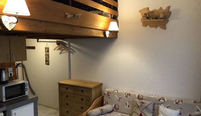 Studio with mezzanine bedroom located on the slopes