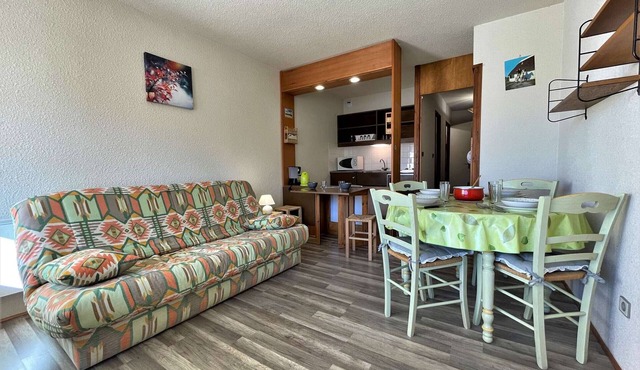 Studio with Mountain Views, Near Slopes & Shuttle Bus