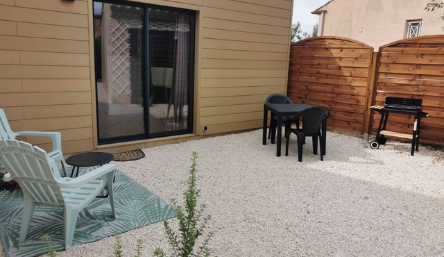 Studio with private outdoor space in a quiet location near the river