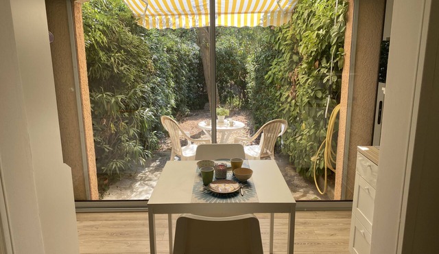 Studio with parking space and garden