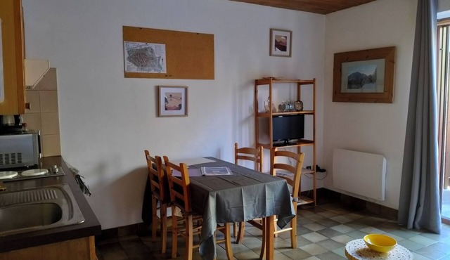 Studio with parking for 2-3 people in Briançon center 700 m from cable car