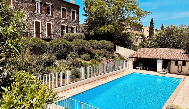 Studio with pool and tennis court just a few kilometers from the Côte d'Azur beaches
