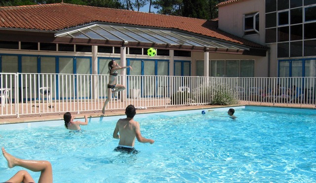 Studio with pool and beautiful wooden terrace overlooking pine forest