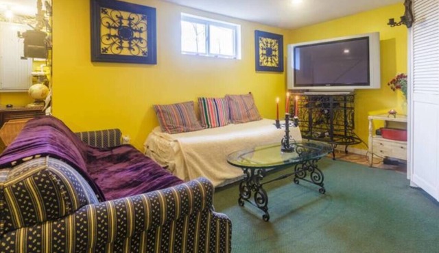 Studio With Private Entrance At Cozy Homeva 1/2 An Hour From NYC