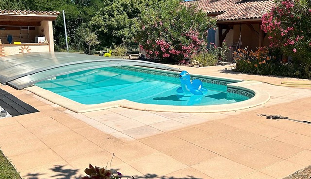 Studio "" with Shared Pool, Wi-Fi and Air Conditioning