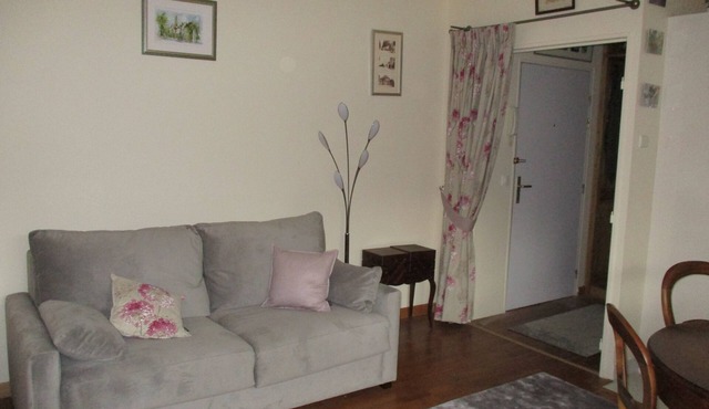 Studio with sunny garden