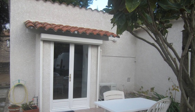 studio with swimming pool on 3000 m of wooded land