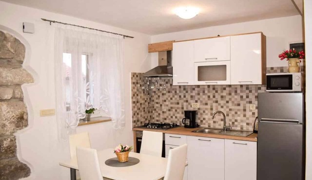 Studio with terrace and air conditioning