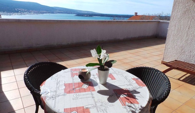 Studio with terrace and air conditioning
