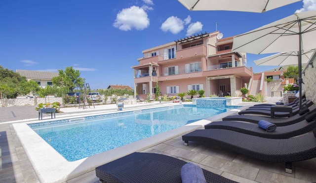 Studio with terrace and air conditioning