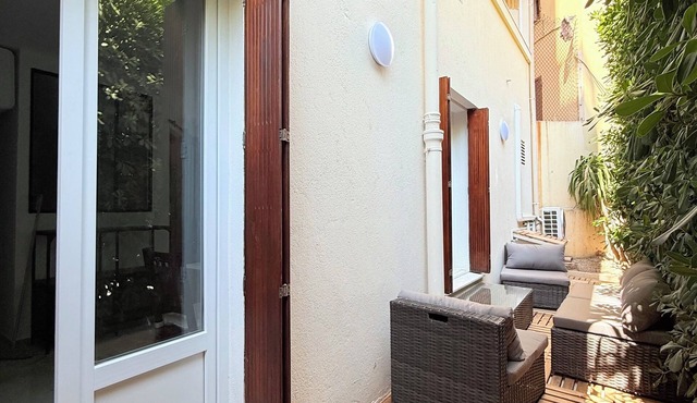 Studio with terrace - Quartier Libération