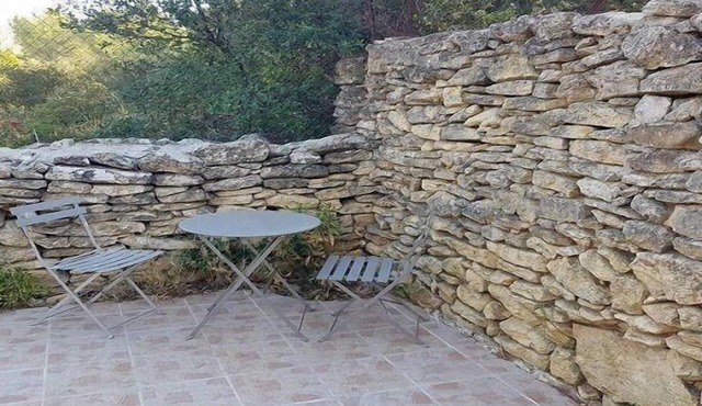 Studio with terrace - swimming pool, tennis, pétanque