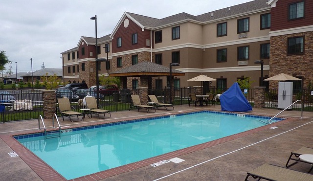 Studio Within Walking Distance to Knicely Conference Center | Free Daily Breakfast!