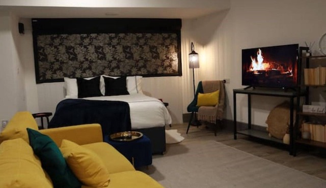 Studio254: A modern and spacious studio flat