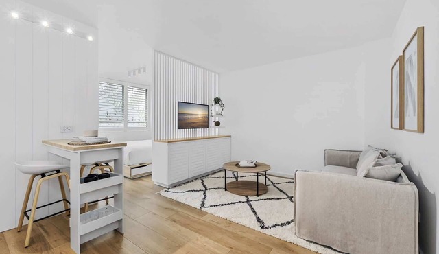 Studio3: Chic Bondi Abode with Pool & A/C