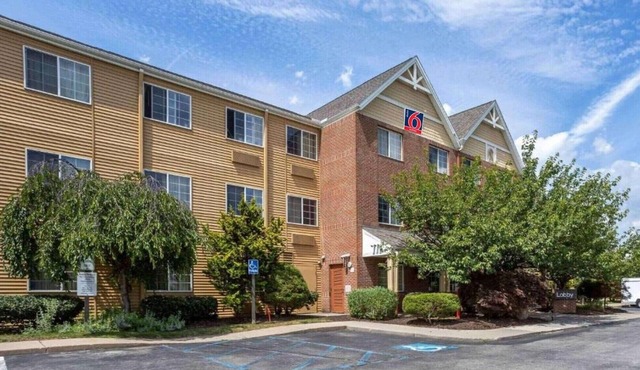 Studio6 Fishkill 2 Full Beds, Mobil Tub, Nsmk Kitchen