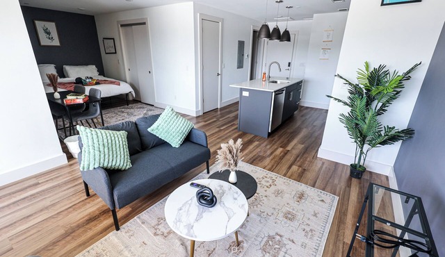 StudioAprt QueenBed-WiFi W/D+Parking+Gym
