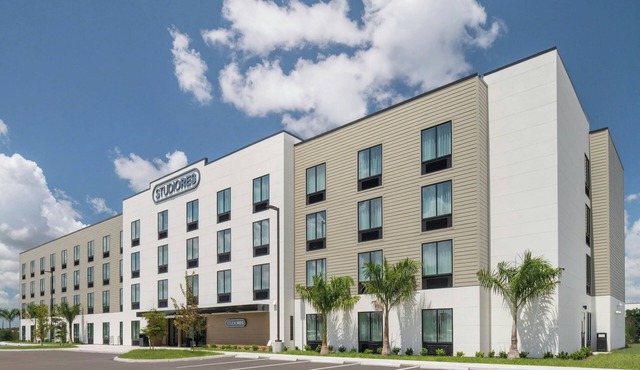 StudioRes by Marriott Fort Myers Airport