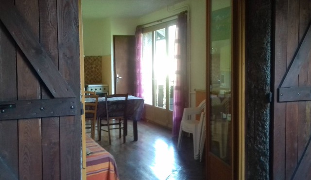 Studios in chalets with private parking.