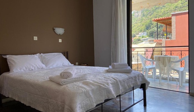 Studios Ioannou Parga