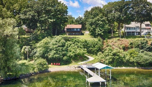 Stugan Seneca Lake House: Lake Front Retreat + Minutes from Wineries!