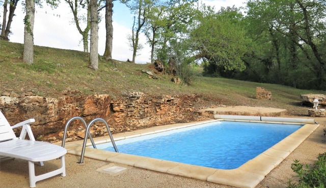 Stunning private villa for 4 guests with private pool, WIFI, TV, terrace and pets allowed