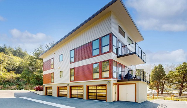 Stunner apartments with fireplace, grill, partial ocean views & partial AC