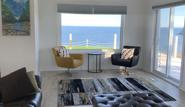 Stunning Oceanfront Cottage