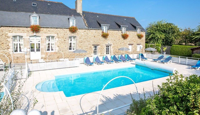 Stunning private villa for 12 guests with pool, WIFI, TV and terrace