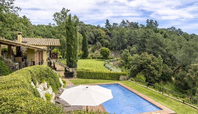 Stunning Costa Brava mountain retreat - beach 30km
