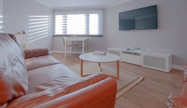 ⭐️Stunning 1 Bed Merchant City Apartment ⭐️w/Parking