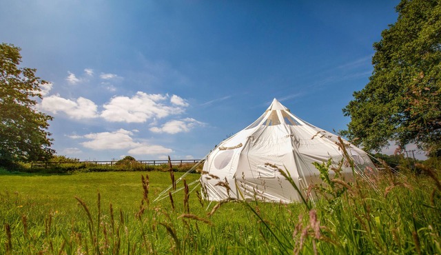 Stunning 1-Bed Star Gazing Bell Tent Loughborough