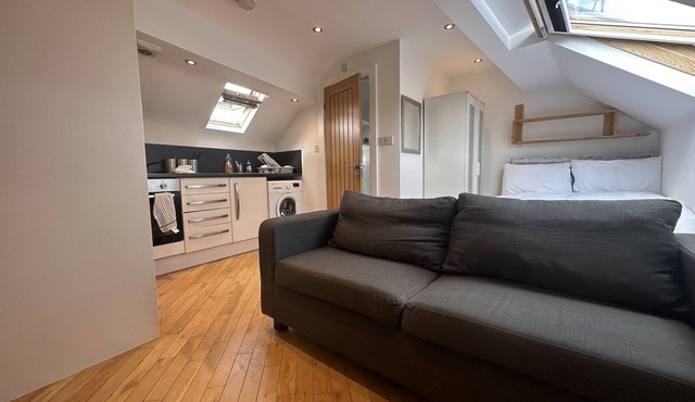 Stunning 1-bed Studio in Pudsey