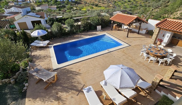 Stunning 10 persons Villa with big private pool and mountainview