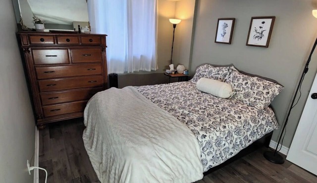 Stunning 17th Floor 1 Bed with Detroit Skyline & River Views – Downtown Windsor