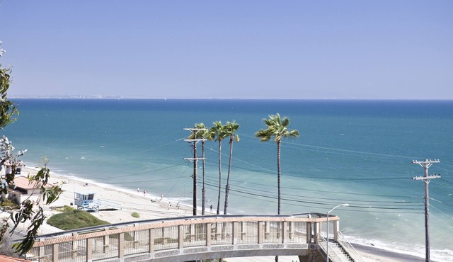 Stunning 1930s Mediterranean with Stunning Ocean Views, Fully-Equipped.