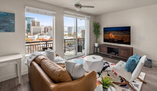 Stunning 1BD Pool/Htub/Gym Near Convention Centre