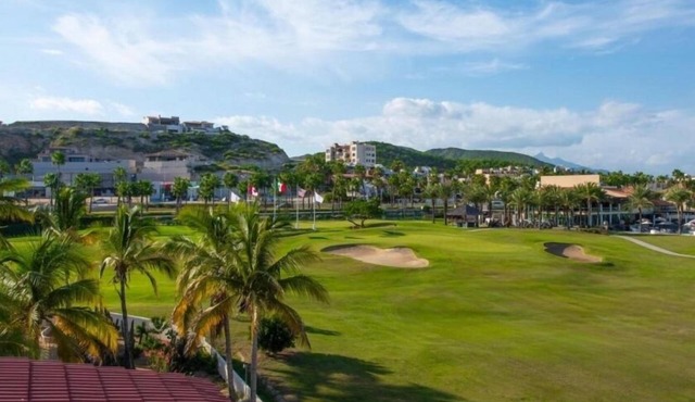 Stunning 1BR Suite Steps to Plaza Italia Square