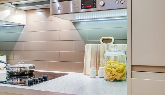 Stunning 2 bed 2 bath in Battersea!