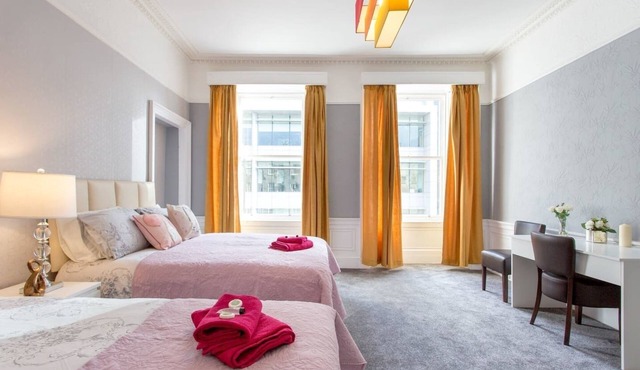 Stunning 2-Bed Apartment in Central Edinburgh