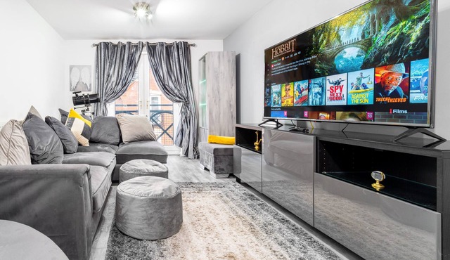 Stunning 2-Bed Apartment in Tipton Sleeps 3