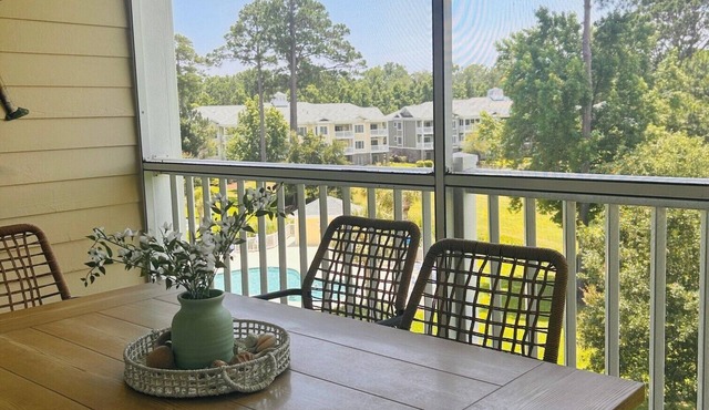Stunning 2 Bed Condo w/Golf Course View - Incredible Location