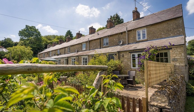 Stunning 2 Bed Cottage in Fordwells