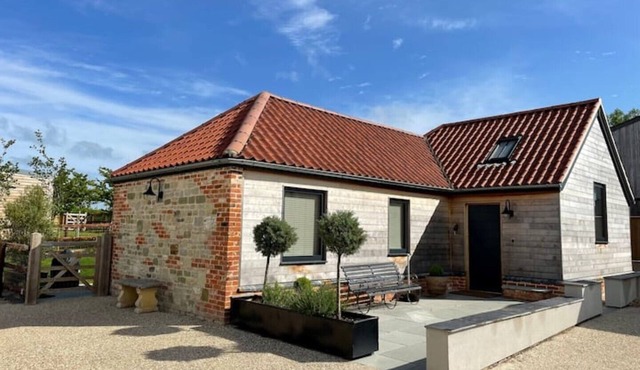 Stunning 2 Bed High Spec Country Cottage - v quiet