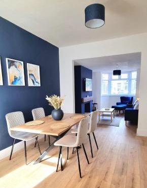 Stunning 2 Bed House, Cleethorpes - Contractors Welcome!