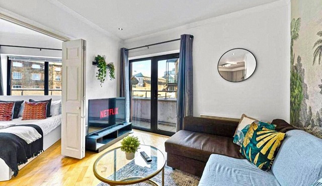 Stunning 2-Bed in Cardiff with Balcony