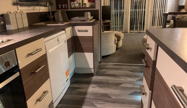 Stunning 2 bed Lodge in towyn free Wi-Fi, parking